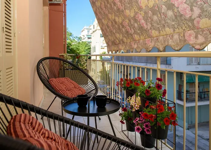 Regina\'S Downtown Apartment By Corfuescapes
